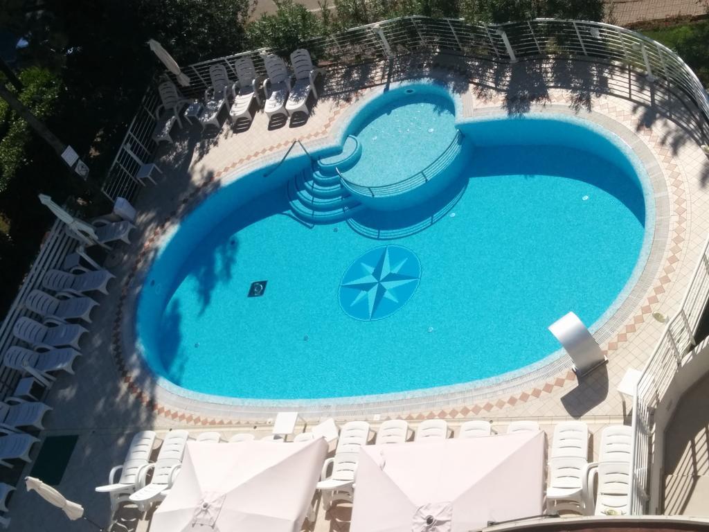 Hotel San Francisco Lignano Sabbiadoro Extérieur photo