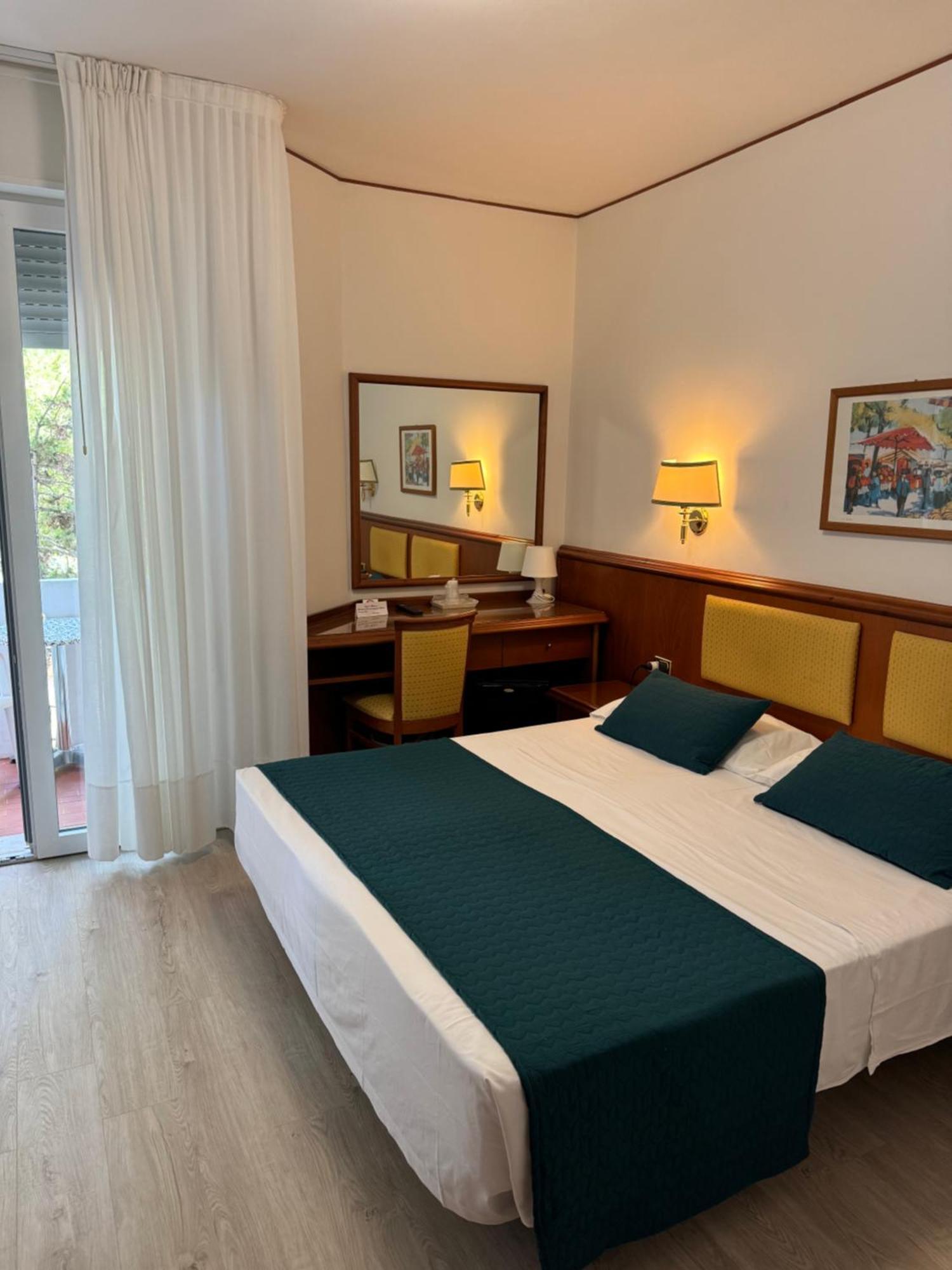 Hotel San Francisco Lignano Sabbiadoro Extérieur photo