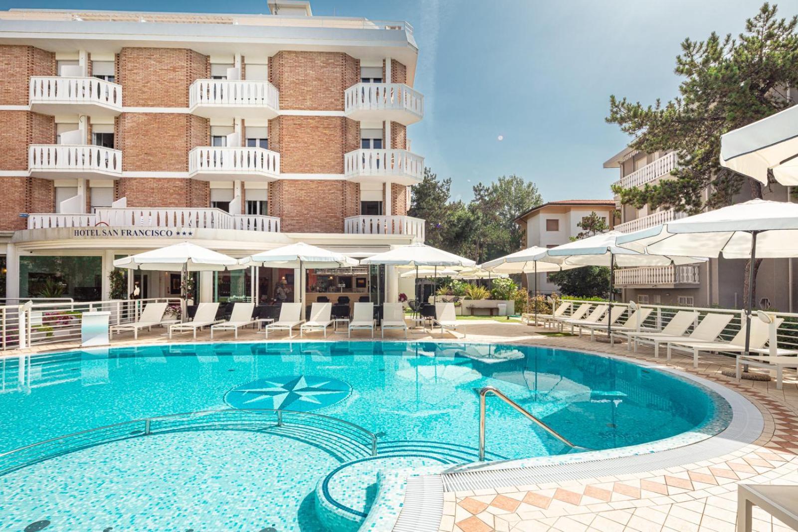 Hotel San Francisco Lignano Sabbiadoro Extérieur photo